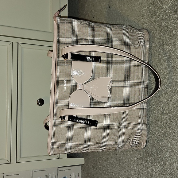 Elegant Plaid Laptop Tote with Bow Accent - Picture 4 of 4